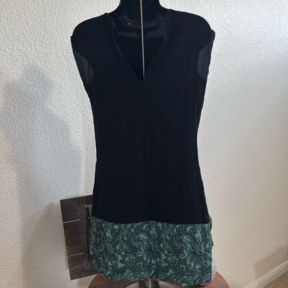Mary Jane Black Sleeveless Dress with Green Printed Hem Size S NWT - Picture 4 of 6